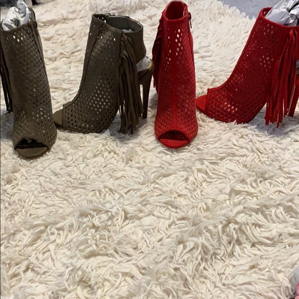 Women new heel sandals pair